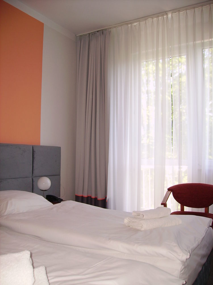 Hotel Pomaranczowa Plaza